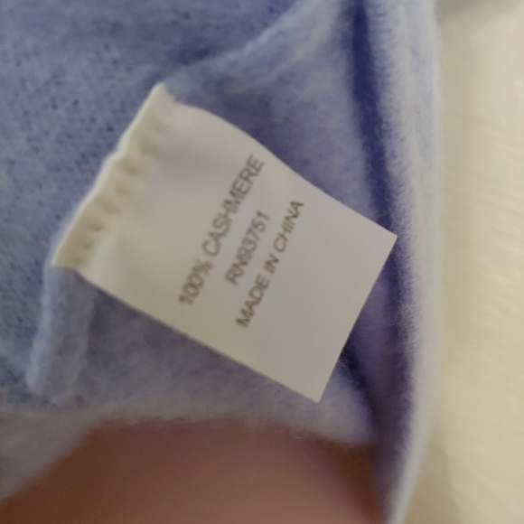 In Cashmere Light Blue Cashmere Short Sleeve Top Size Women's Medium - Picture 9 of 9